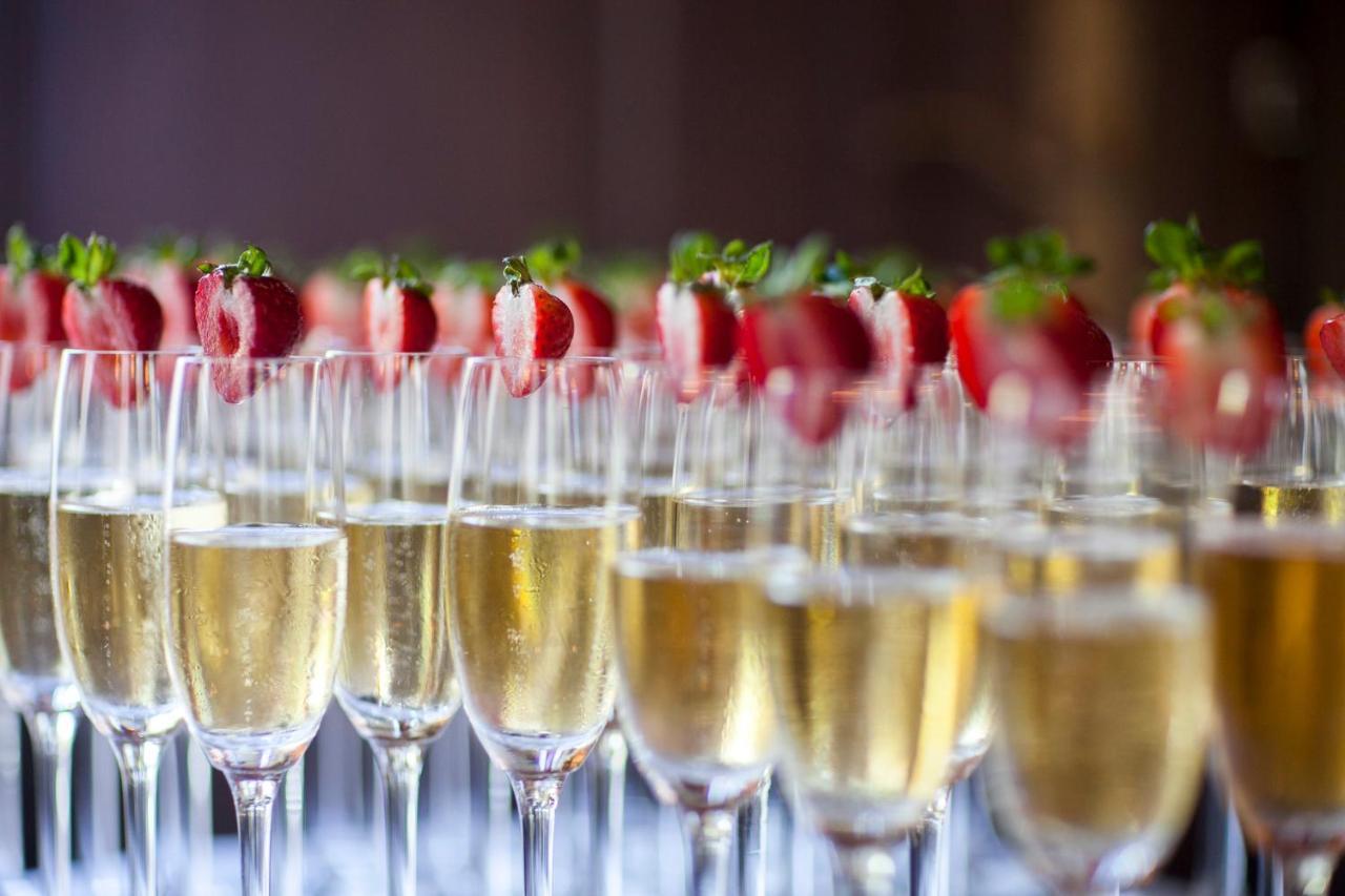 ורוצלב Platinum Palace Boutique Hotel & Spa מראה חיצוני תמונה Champagne