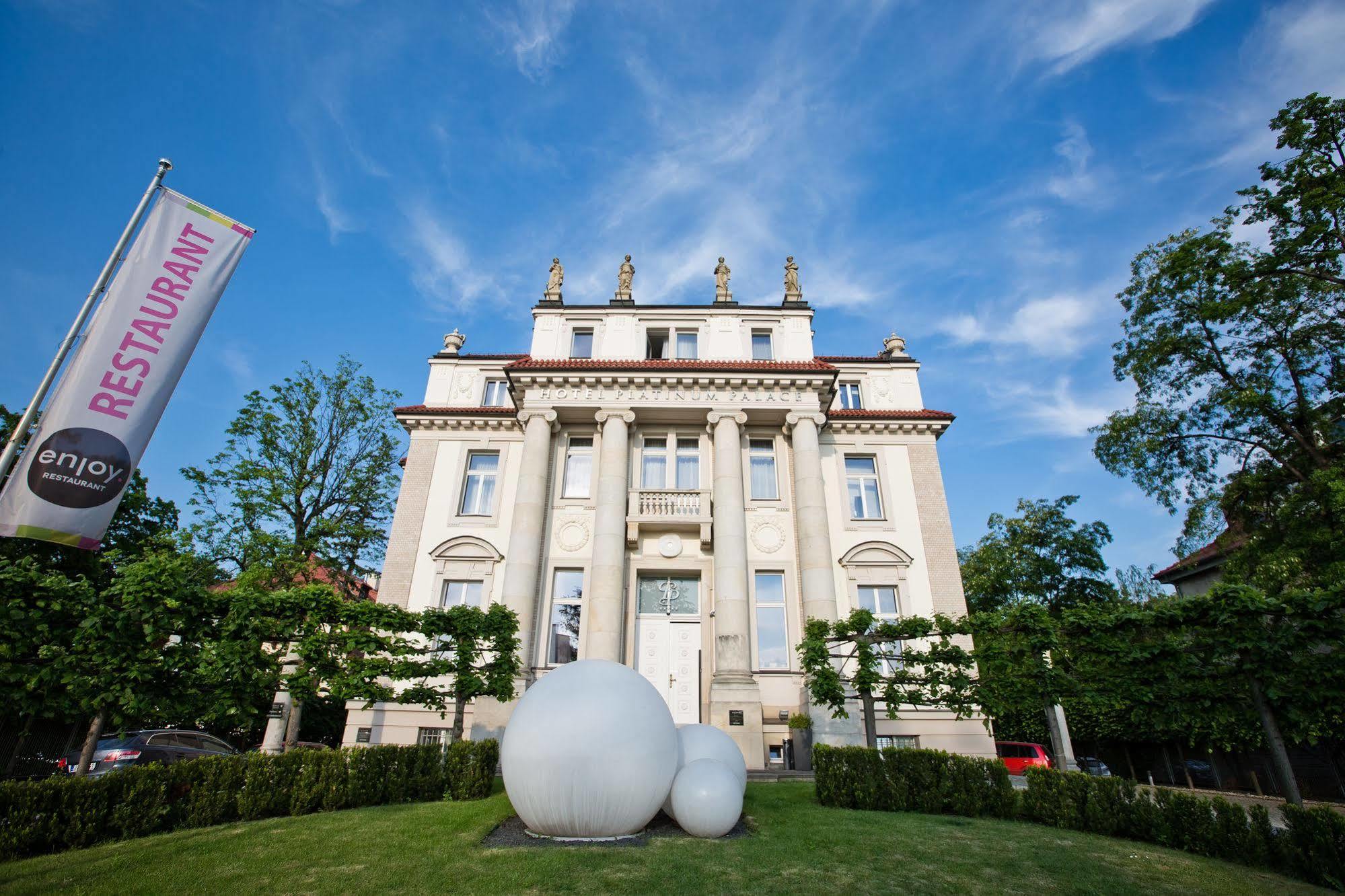 ורוצלב Platinum Palace Boutique Hotel & Spa מראה חיצוני תמונה Villa Merano